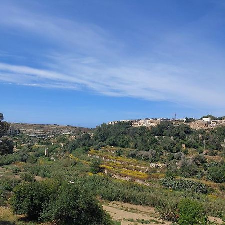 Sunny Gozo Getaway Pool & Easy Check-In Bed & Breakfast Ghajn il-Kbira  Ngoại thất bức ảnh