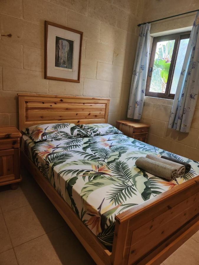 Sunny Gozo Getaway Pool & Easy Check-In Bed & Breakfast Ghajn il-Kbira  Ngoại thất bức ảnh