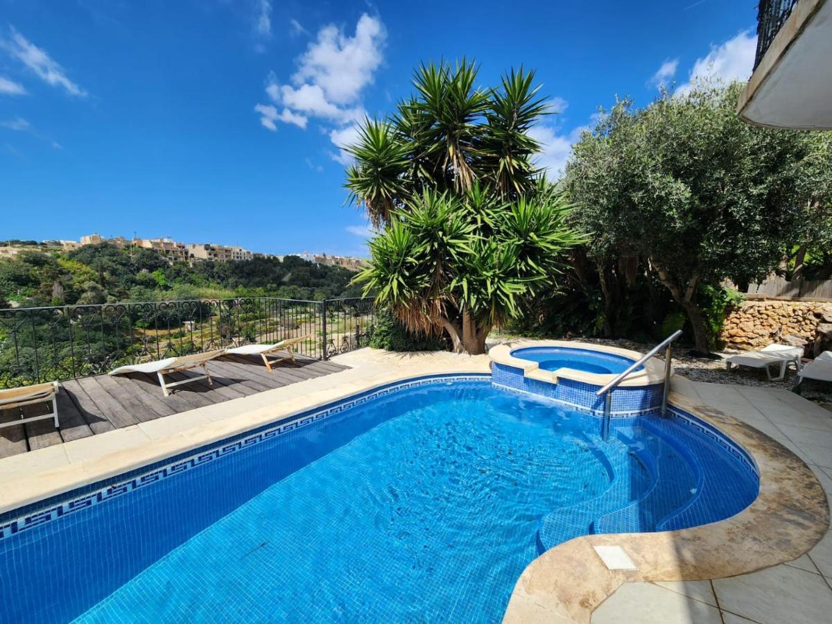 Sunny Gozo Getaway Pool & Easy Check-In Bed & Breakfast Ghajn il-Kbira  Ngoại thất bức ảnh