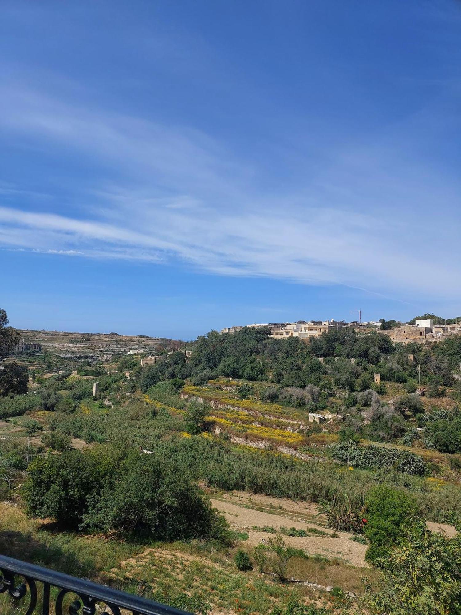 Sunny Gozo Getaway Pool & Easy Check-In Bed & Breakfast Ghajn il-Kbira  Ngoại thất bức ảnh